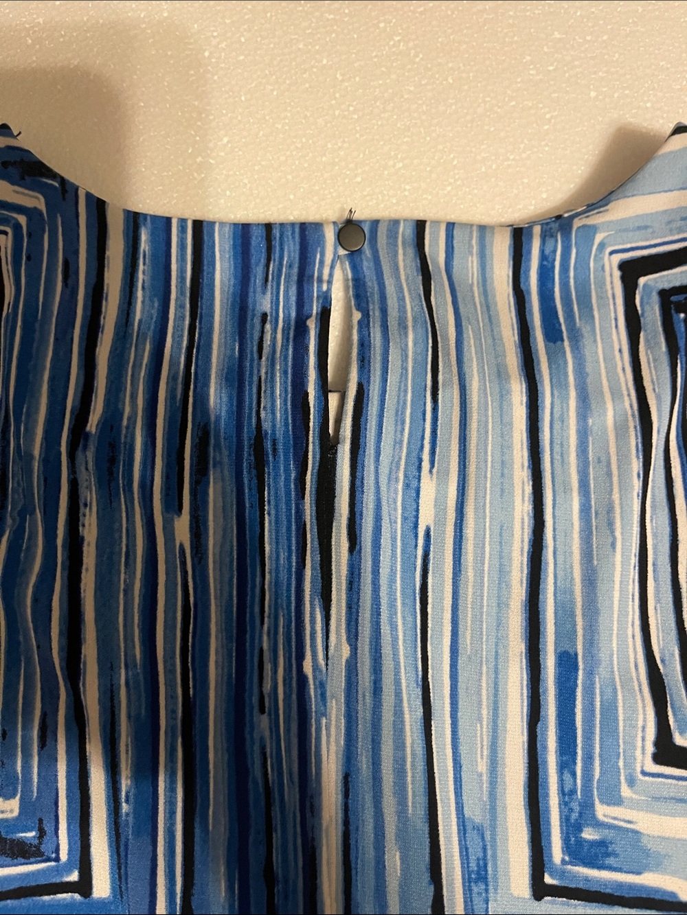 Calvin Klein Blue & White Geometric Sleeveless Blouse Size L XL - Picture 5 of 9